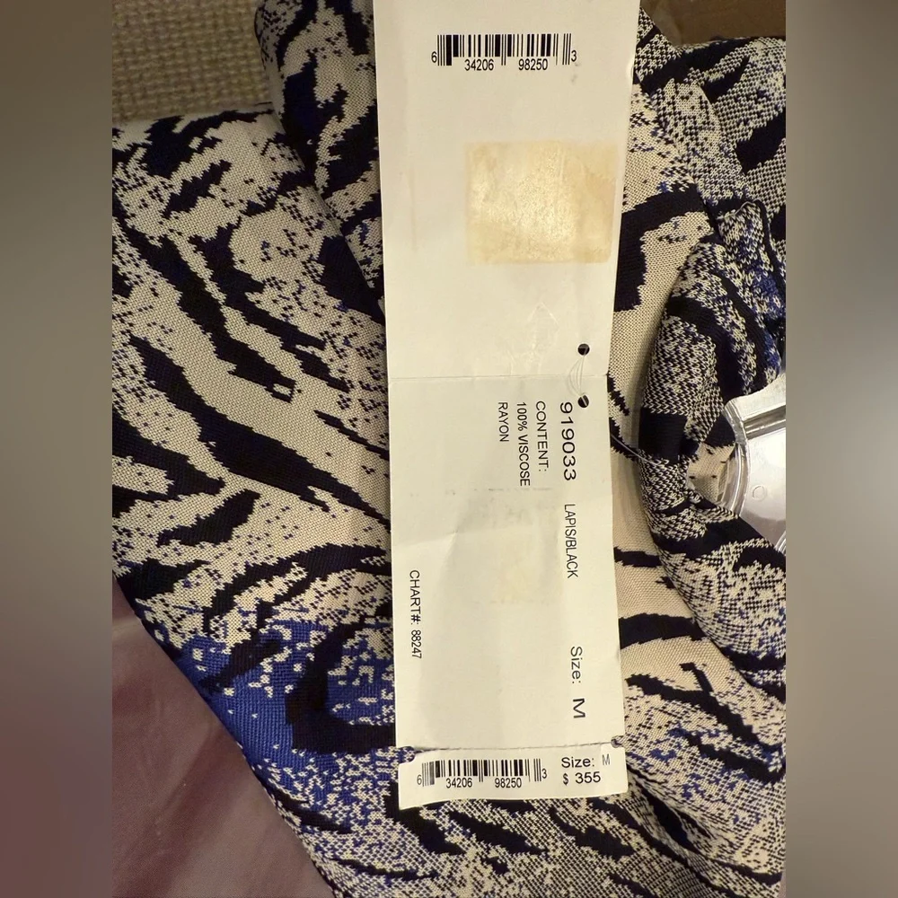 NWT St John Animal Print Sweater Shell Size M MSRP $355 - Picture 5 of 11